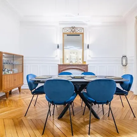 Haussmannian Apartment, Near Champs-elysees