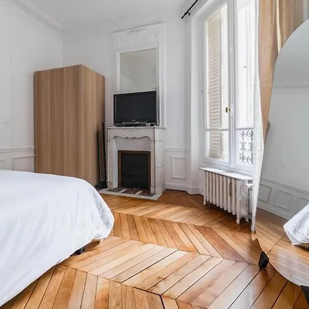 Apartment Haussmannian Apartment, Near Champs-elysees *