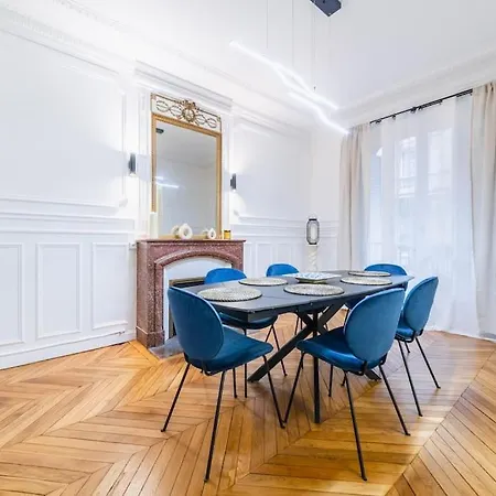 Haussmannian Apartment, Near Champs-elysees