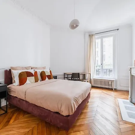 Apartment Haussmannian Apartment, Near Champs-elysees Paris