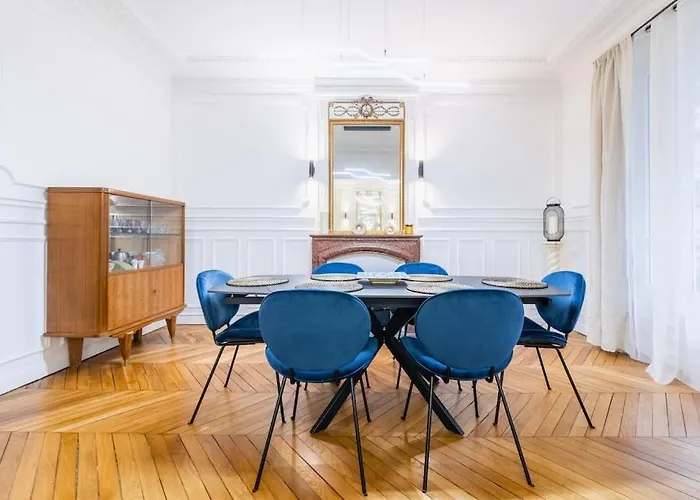 Haussmannian Apartment, Near Champs-elysees