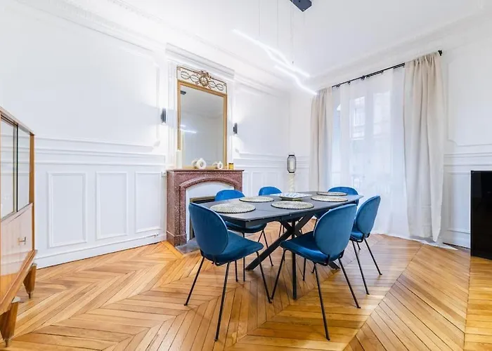 Haussmannian Apartment, Near Champs-elysees