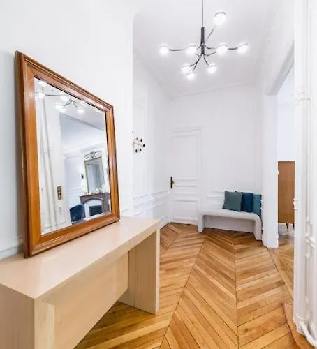 Apartmán Haussmannian Apartment, Near Champs-elysees *
