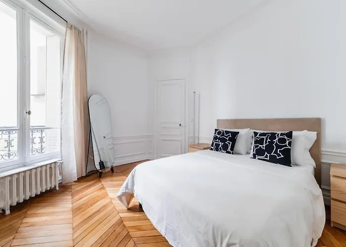 Haussmannian Apartment, Near Champs-elysees
