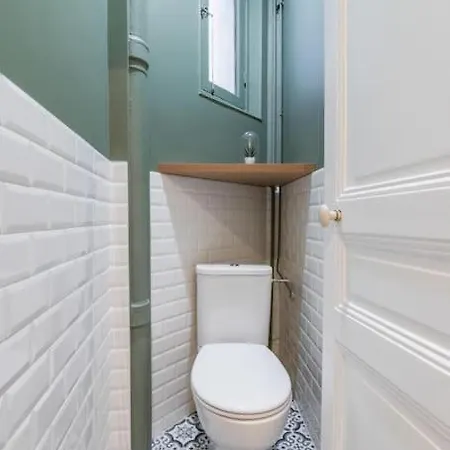 Haussmannian Apartment, Near Champs-elysees Paříž