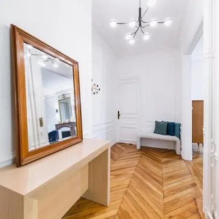 Apartmán Haussmannian Apartment, Near Champs-elysees *